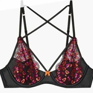 SAVAGE X FENTY Black Front Cross Bra